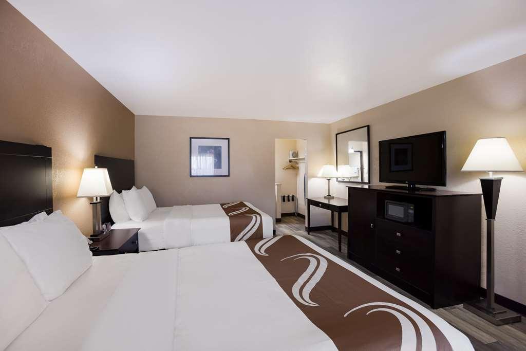 Quality Inn & Suites Big Rapids Room photo